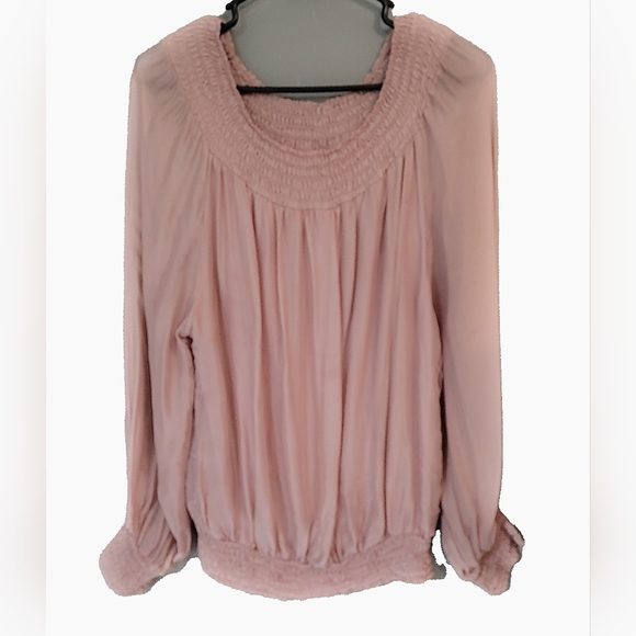 SOFIA MADE IN ITALY Off-Shoulder Blouse in Blush‎ Pink - Picture 4 of 6